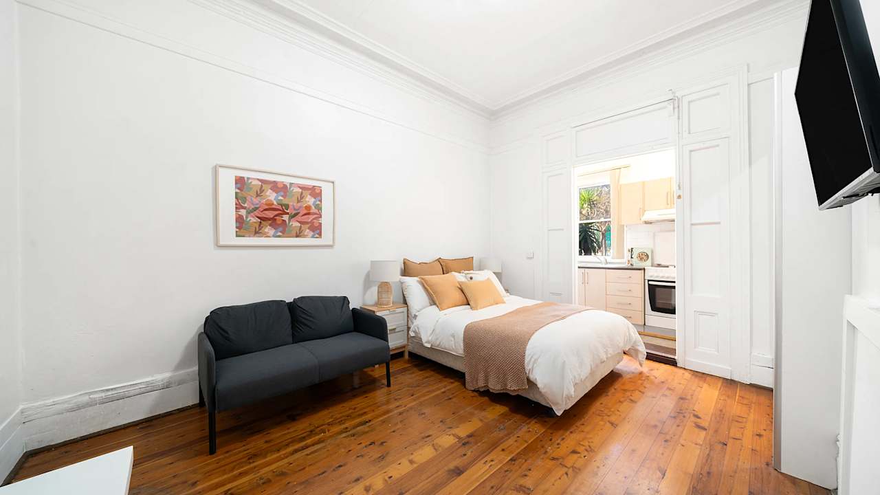 Room studio flat for rent