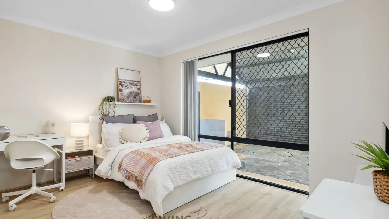 Furnished room in a share house