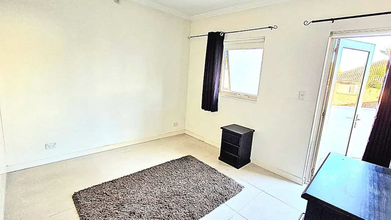 Room in a share house