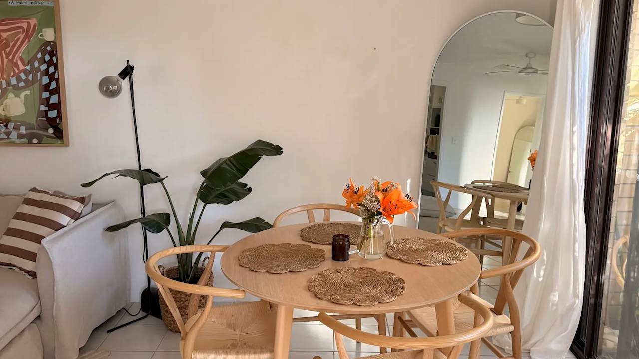 Unfurnished room in a flatshare