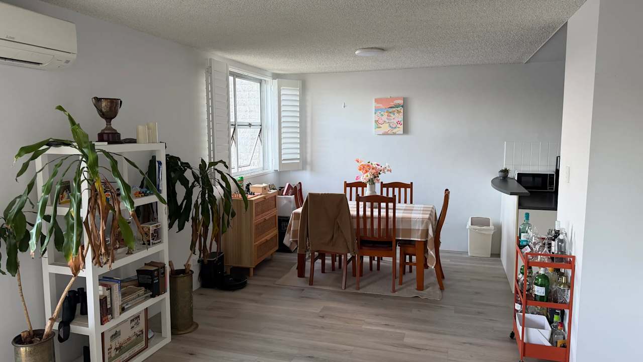 Unfurnished room in a flatshare