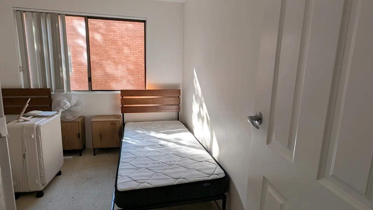 Furnished room in a flatshare