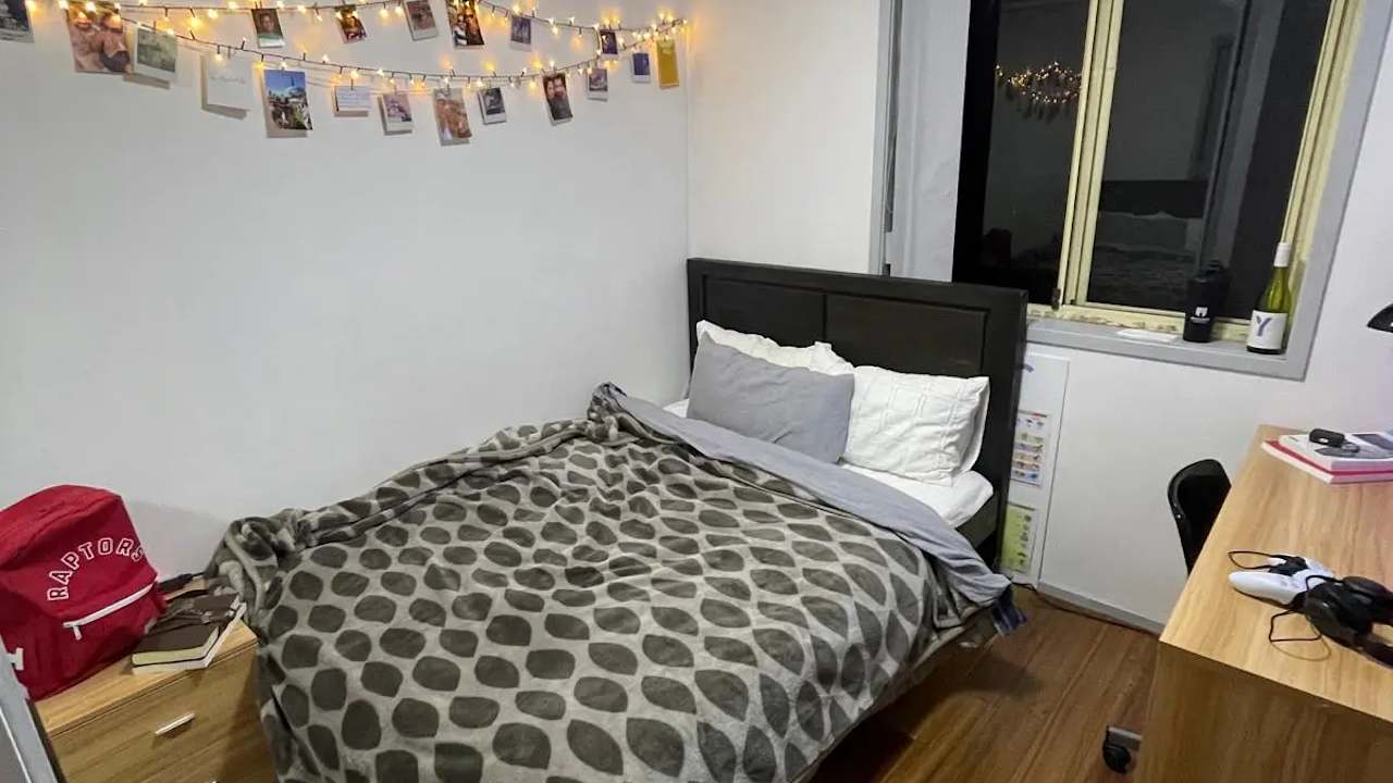 Furnished room in a share house