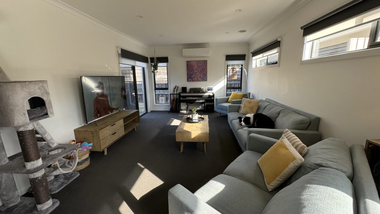 Room in a share house