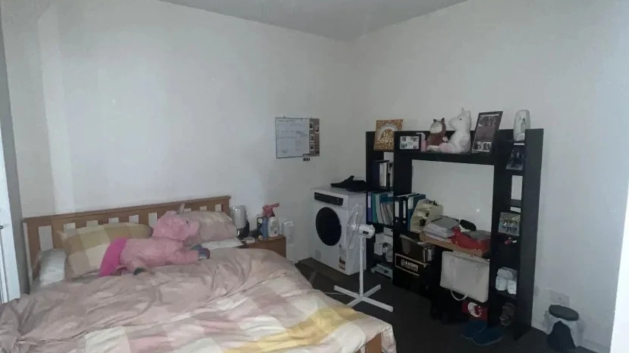 Furnished room in a flatshare