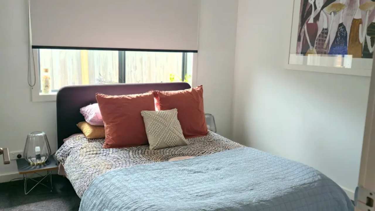 Furnished room with own bathroom