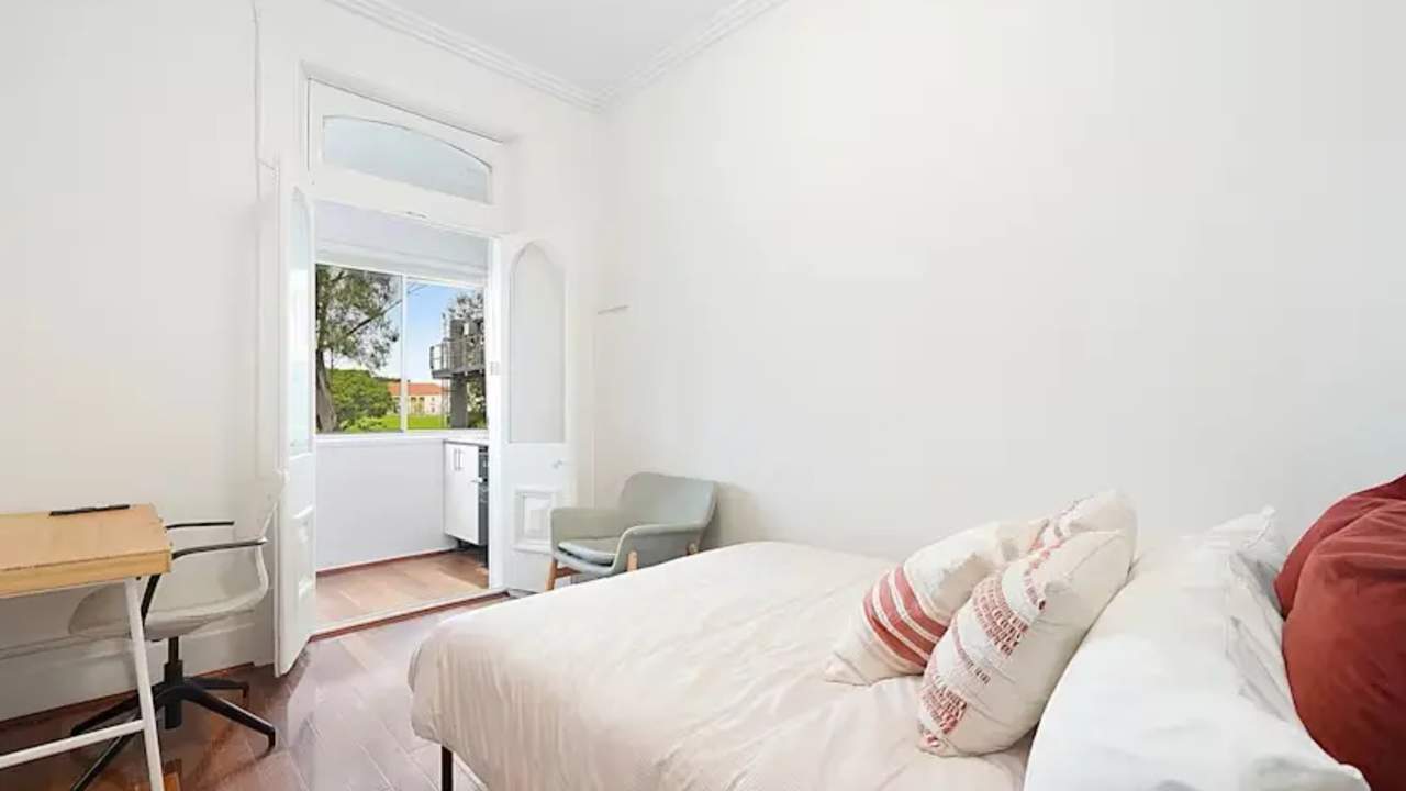 Room studio flat for rent