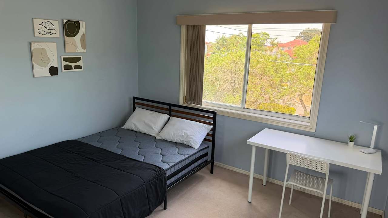 Furnished room in a share house