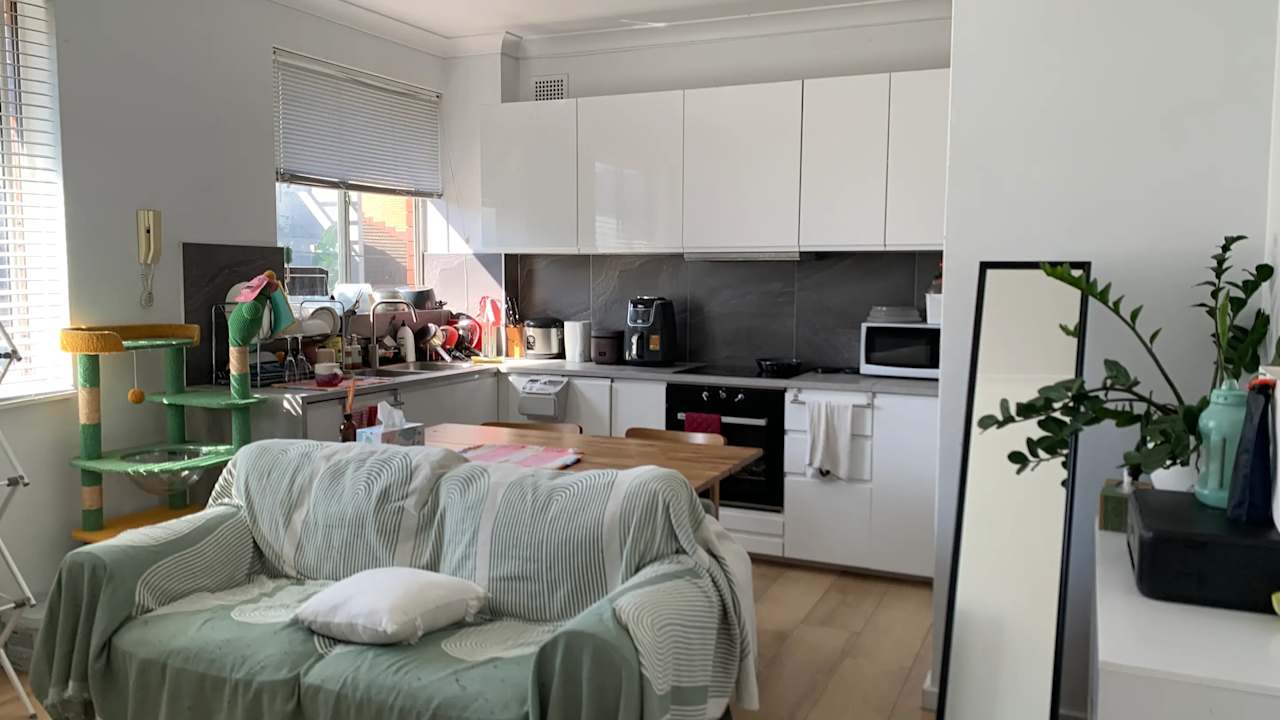 Unfurnished room in a flatshare