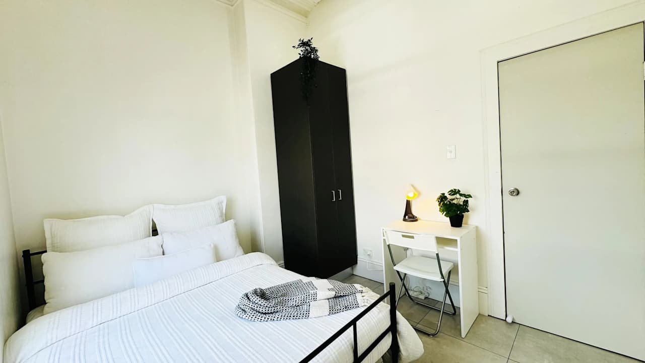 Furnished room in a share house