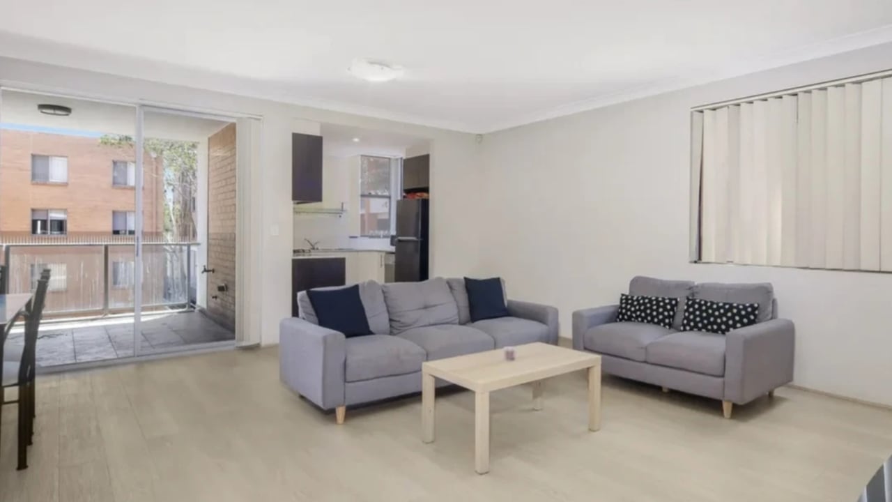 Furnished room with ensuite in a flatshare