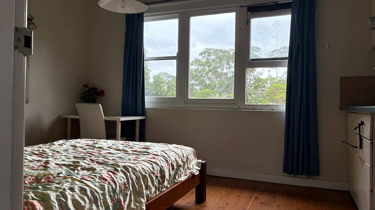 Furnished room in a share house