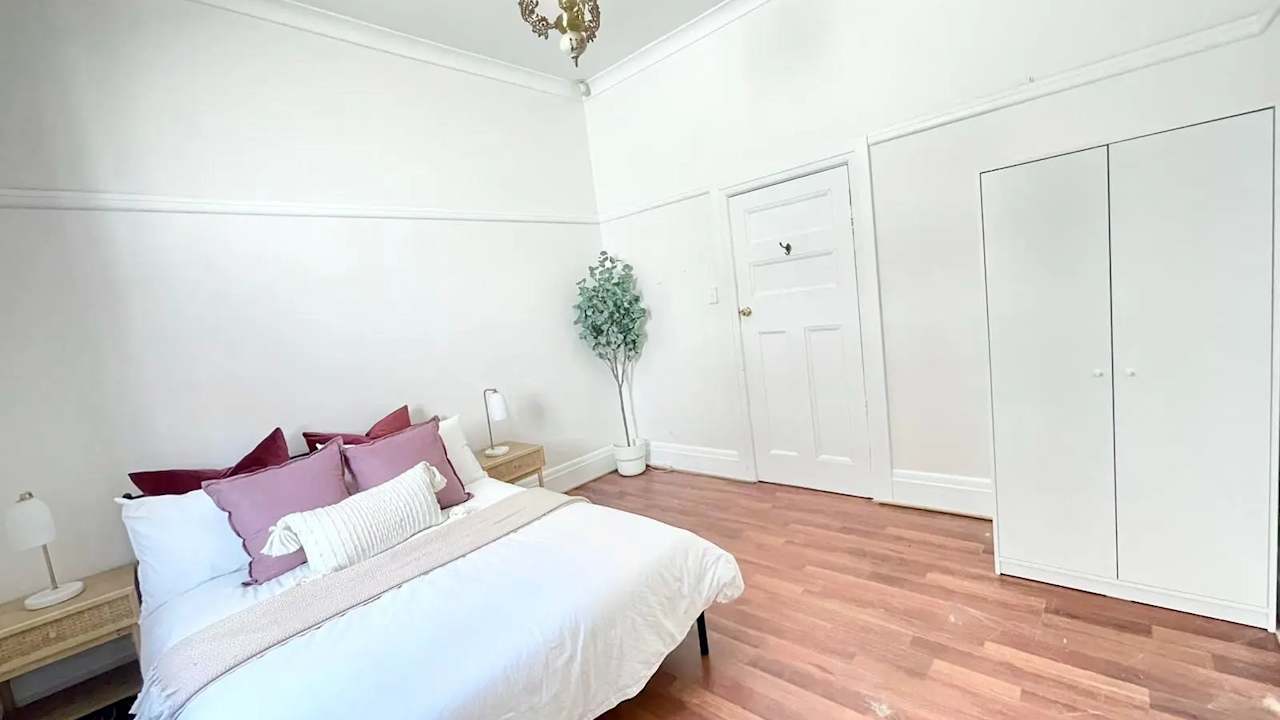 Room in a share house