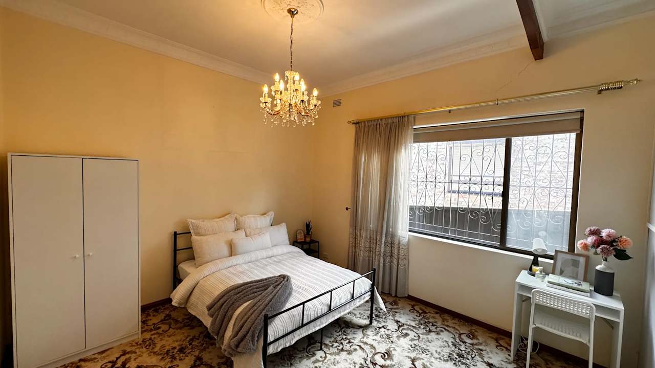 Furnished room in a share house