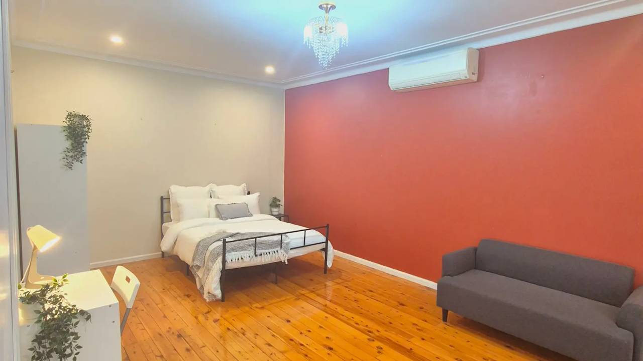 Furnished room in a share house