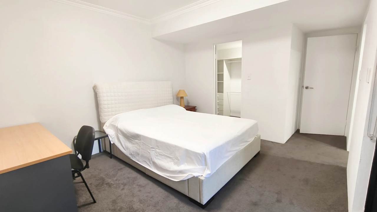 Furnished room with ensuite in a flatshare