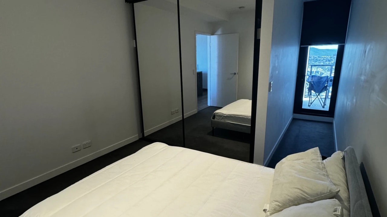 Furnished room with ensuite in a flatshare