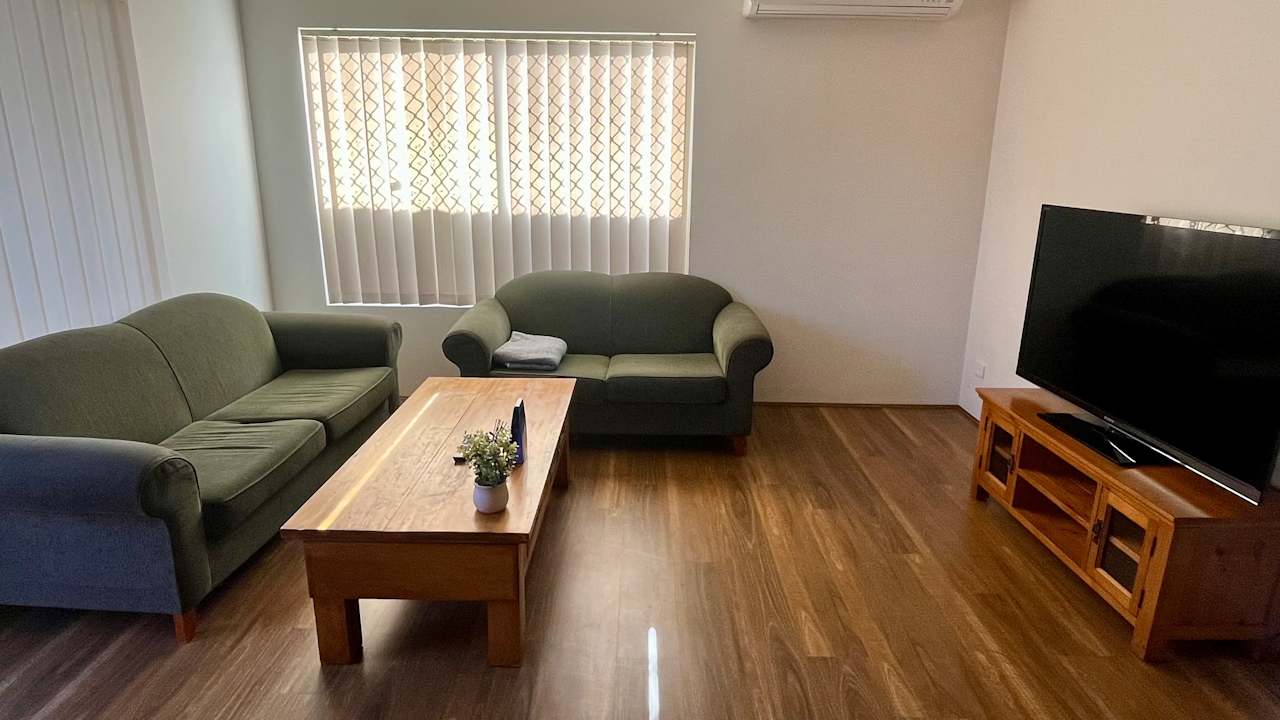 Furnished room in a flatshare