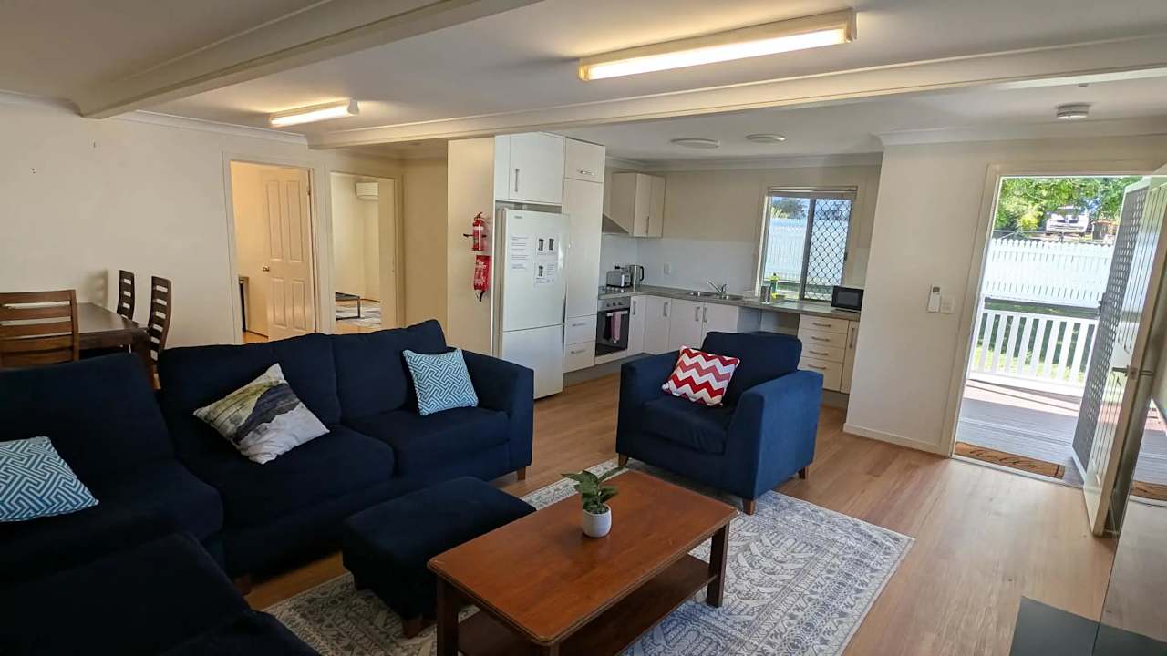 Whole property with 2 rooms for rent