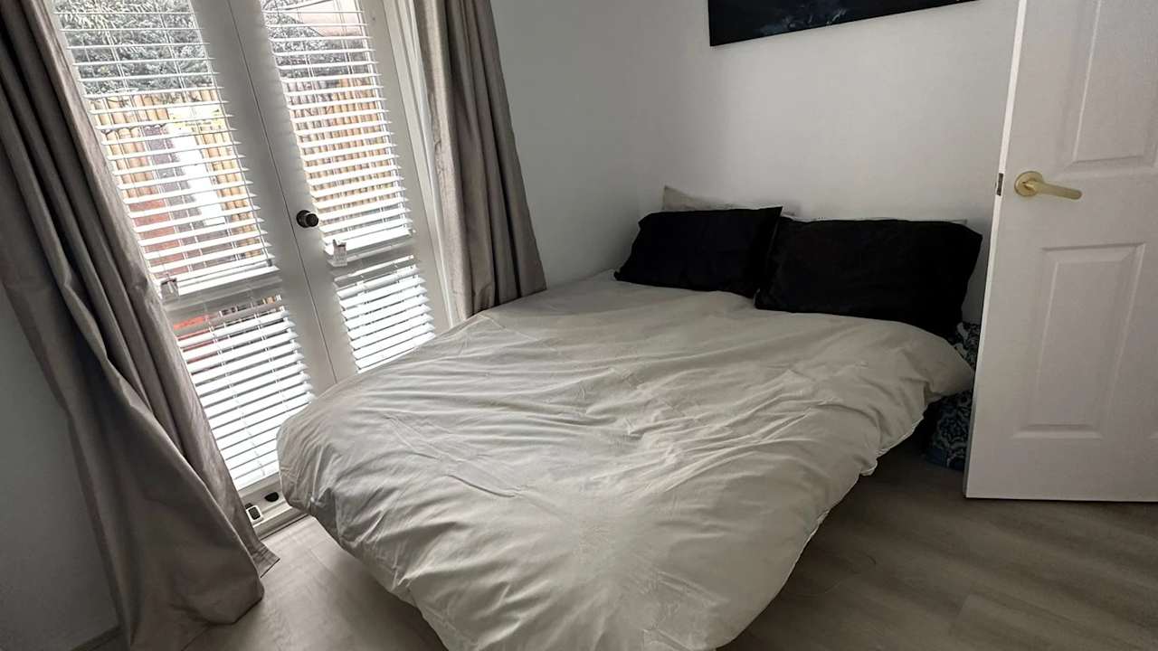 Room in a share house