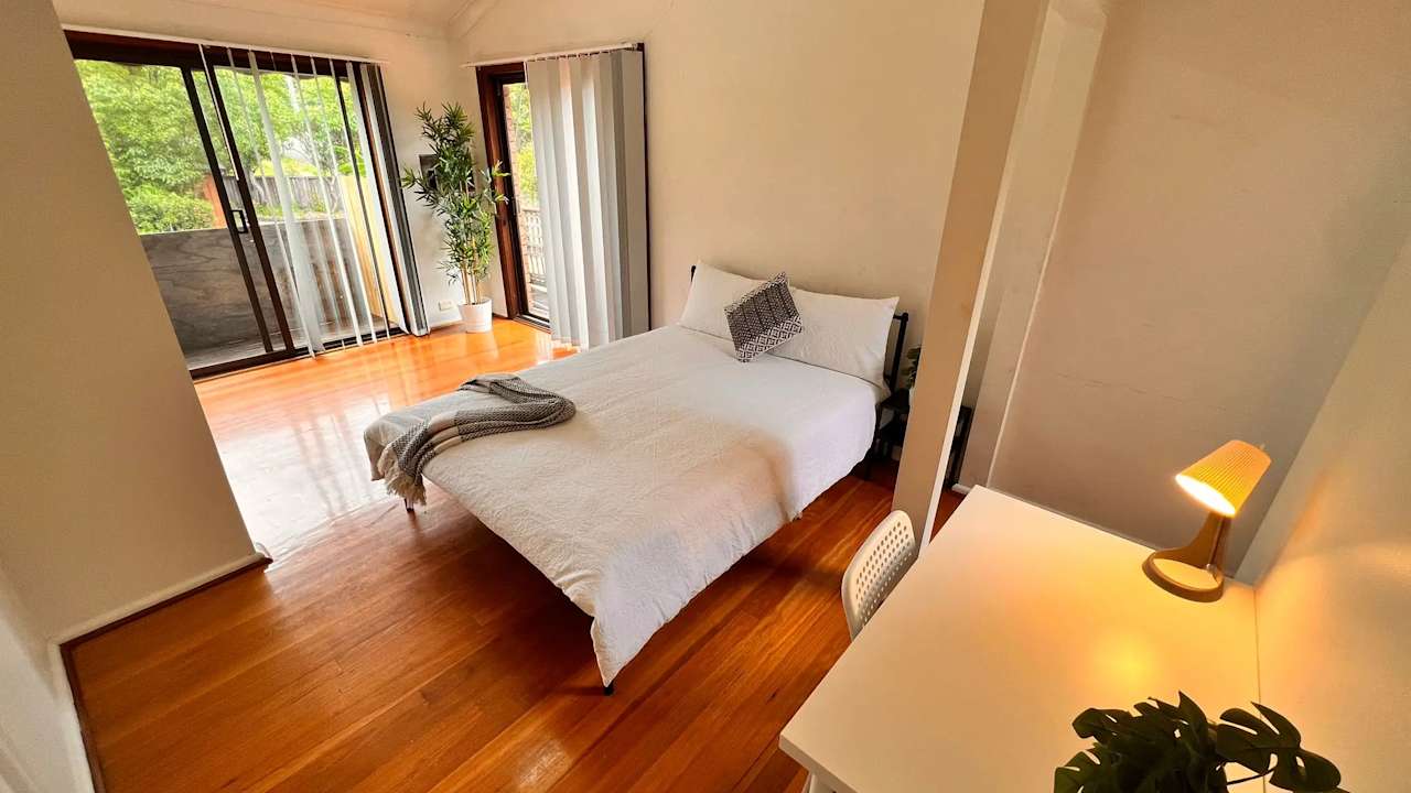 Furnished room in a share house