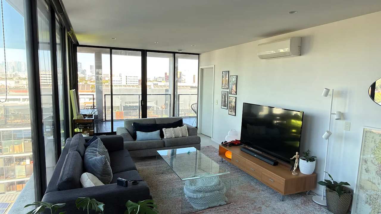 Unfurnished room with own bathroom