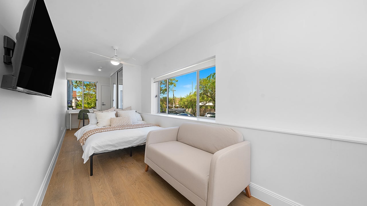Room in a share house