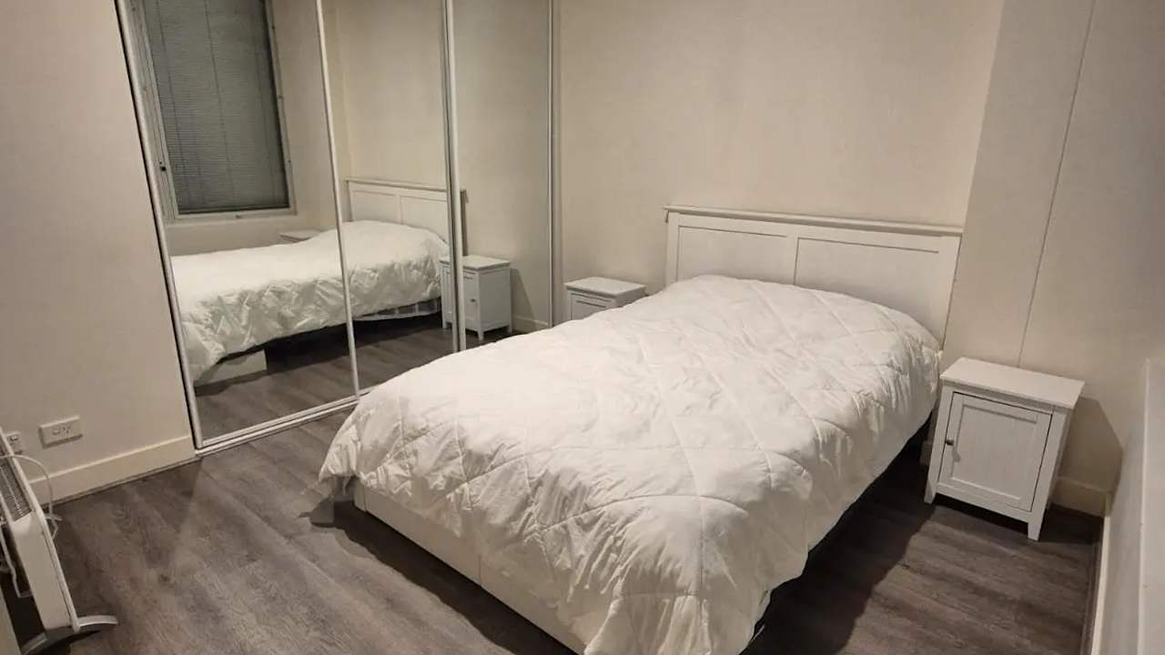 Furnished room in a flatshare