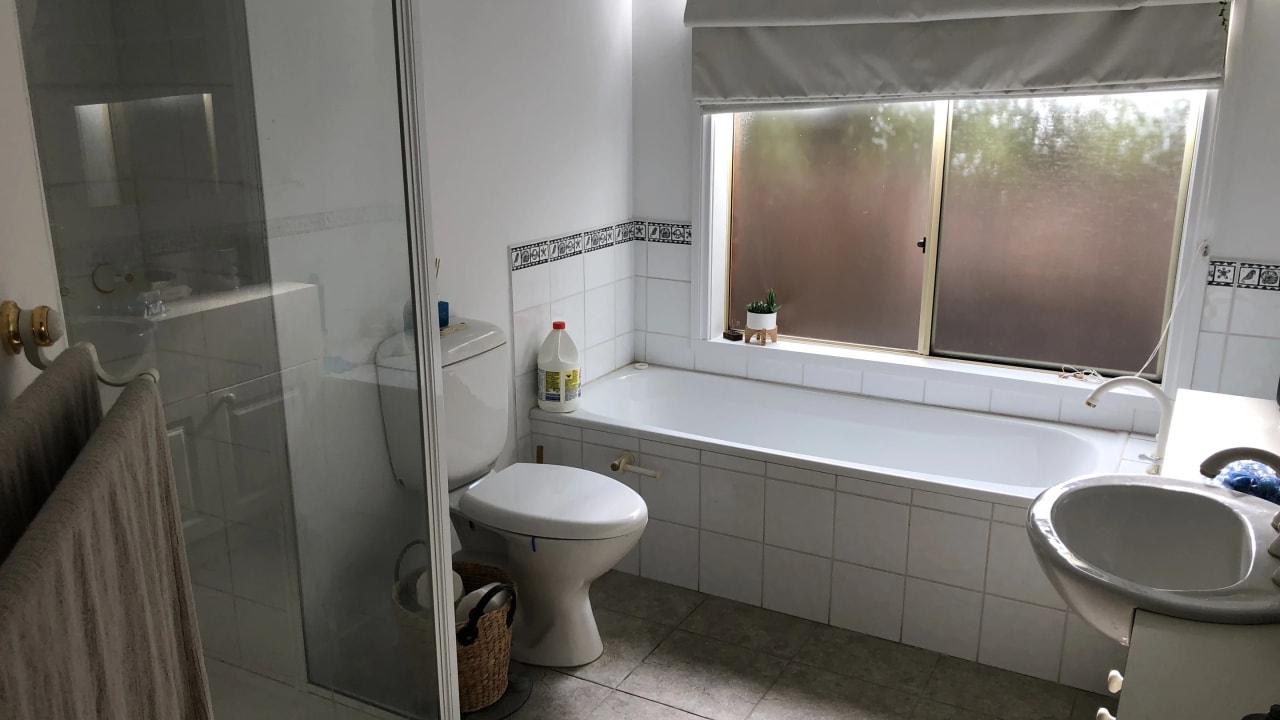 Furnished room with own bathroom