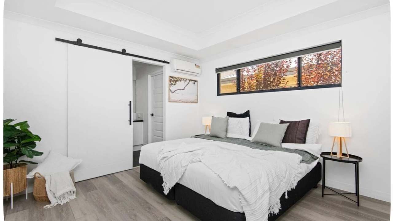 Furnished room with ensuite in a share house