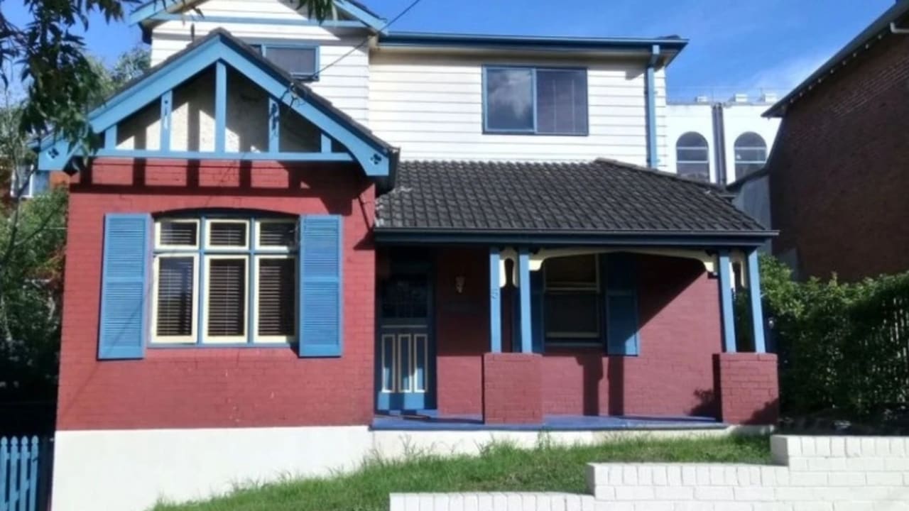 Room in a share house