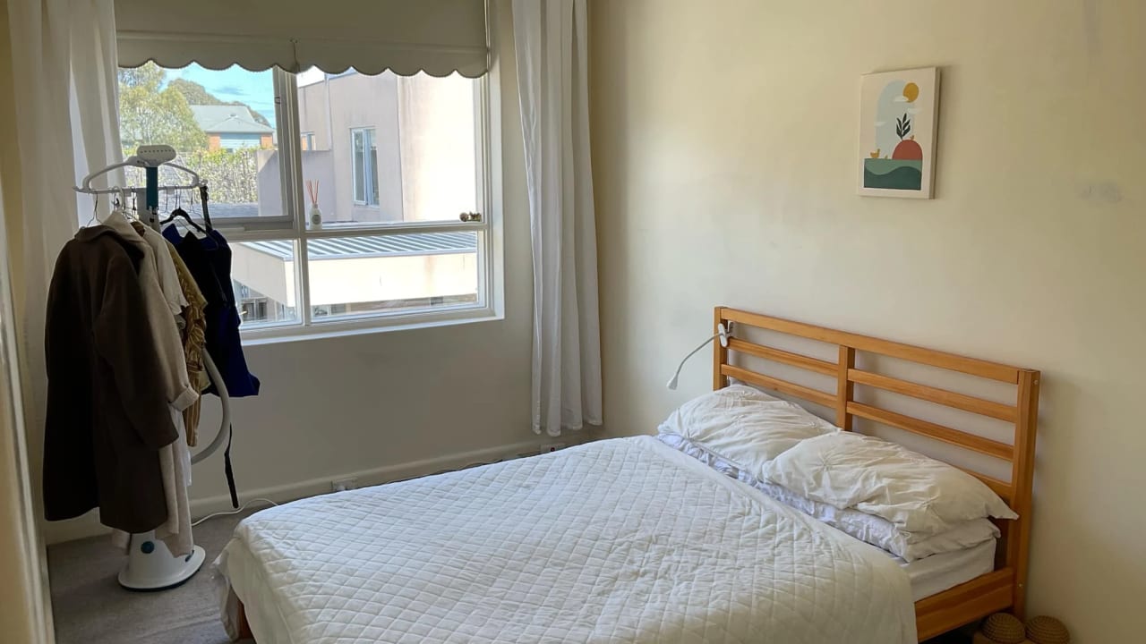 Unfurnished room in a flatshare