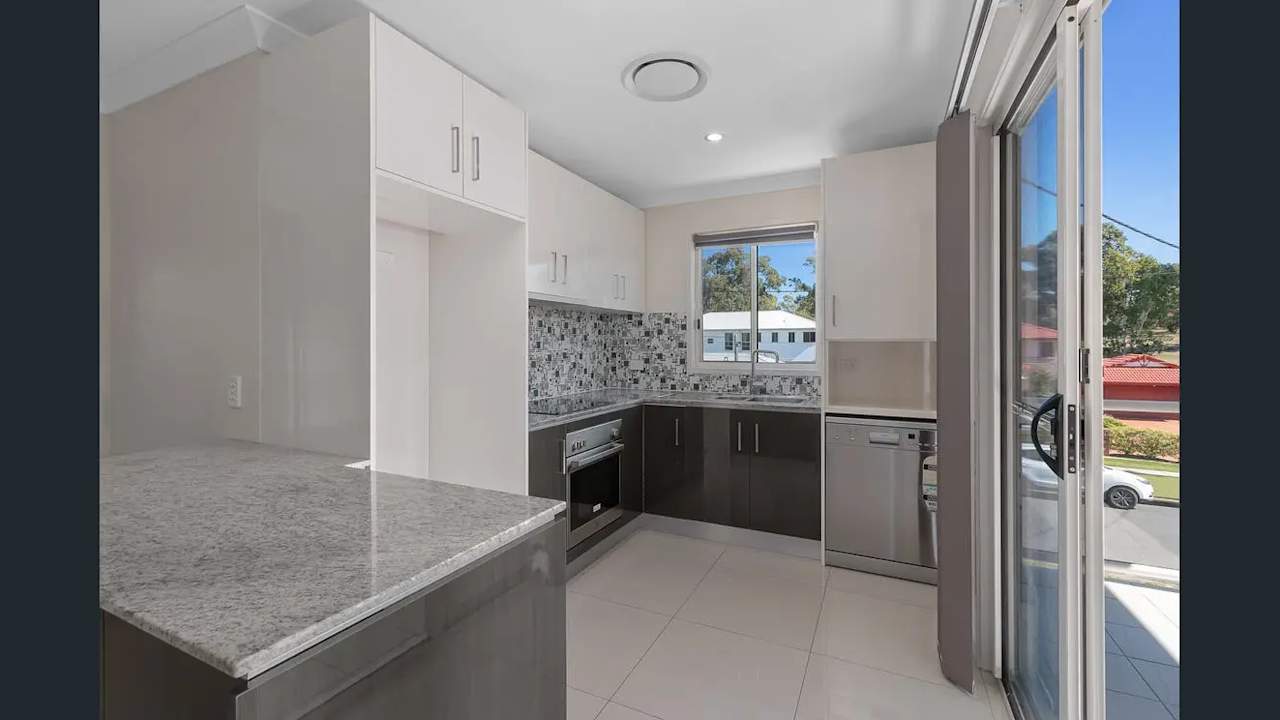 Unfurnished room in a flatshare
