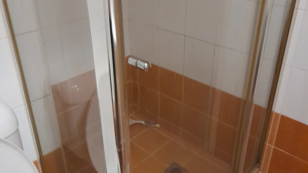 Unfurnished room with own bathroom