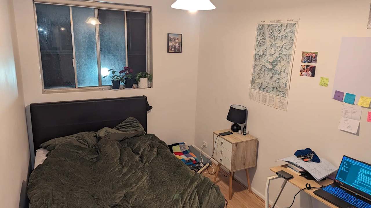 Furnished room in a flatshare