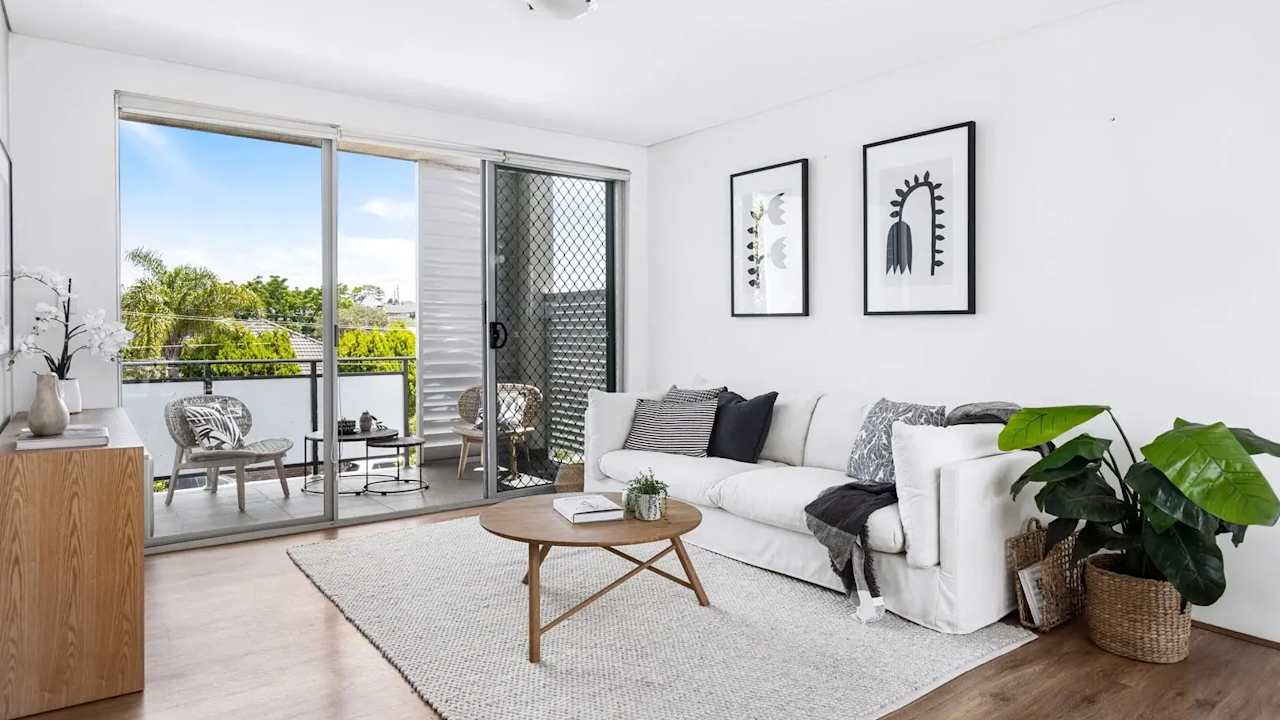 Whole property with 2 rooms for rent