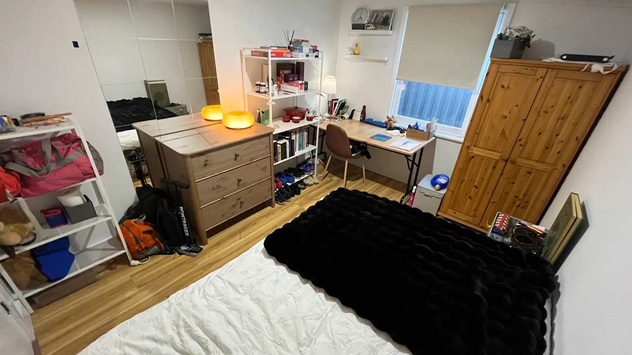Unfurnished room in a share house