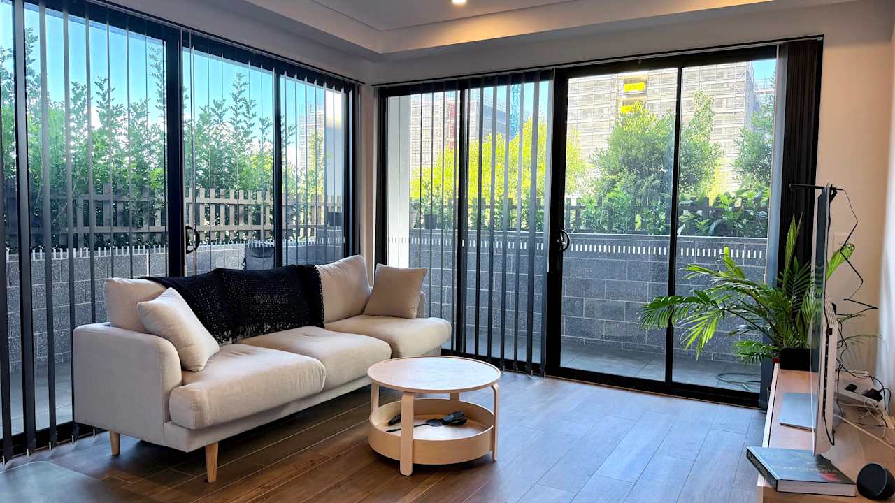 Unfurnished room with ensuite in a flatshare