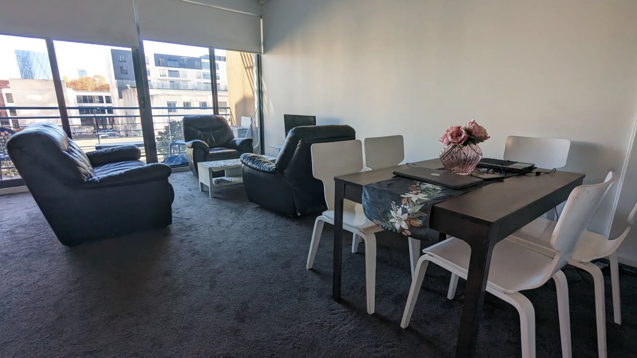 Furnished room in a flatshare
