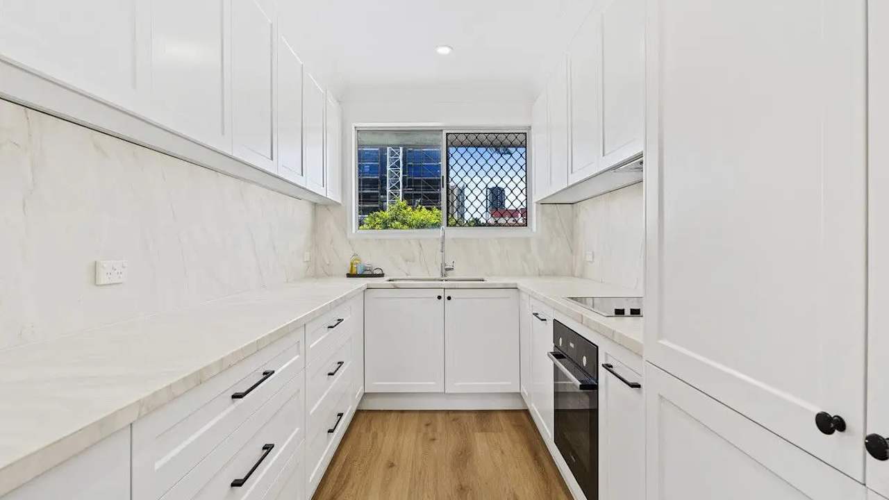 Unfurnished room in a flatshare