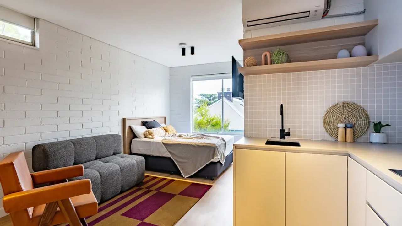 Furnished room studio flat for rent