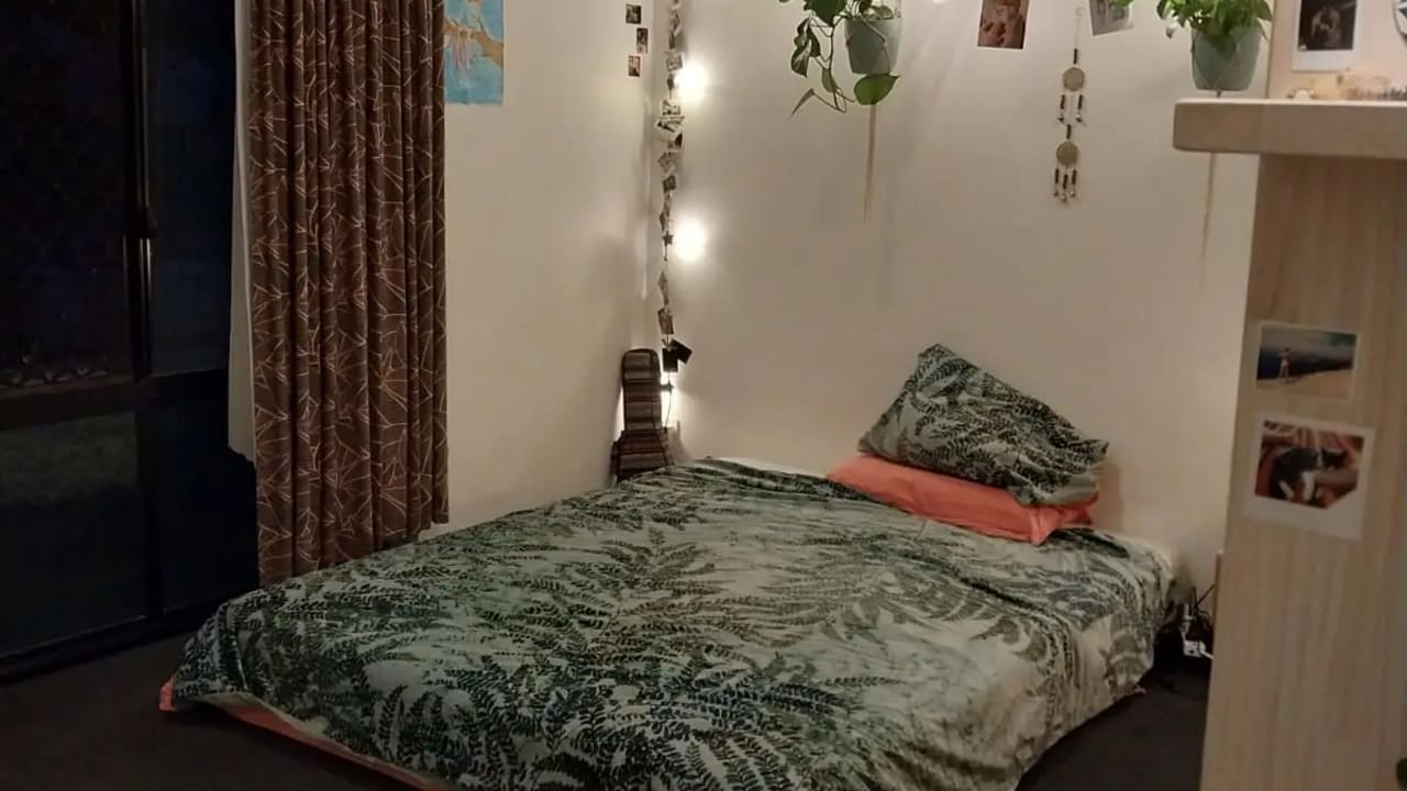 Room in a share house