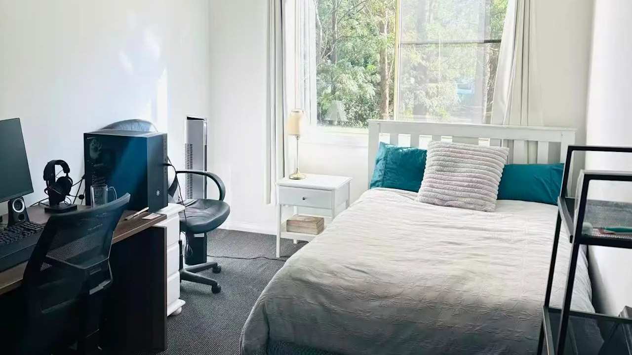 Unfurnished room in a share house