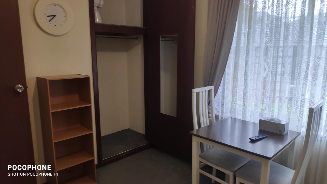 Furnished room in a flatshare