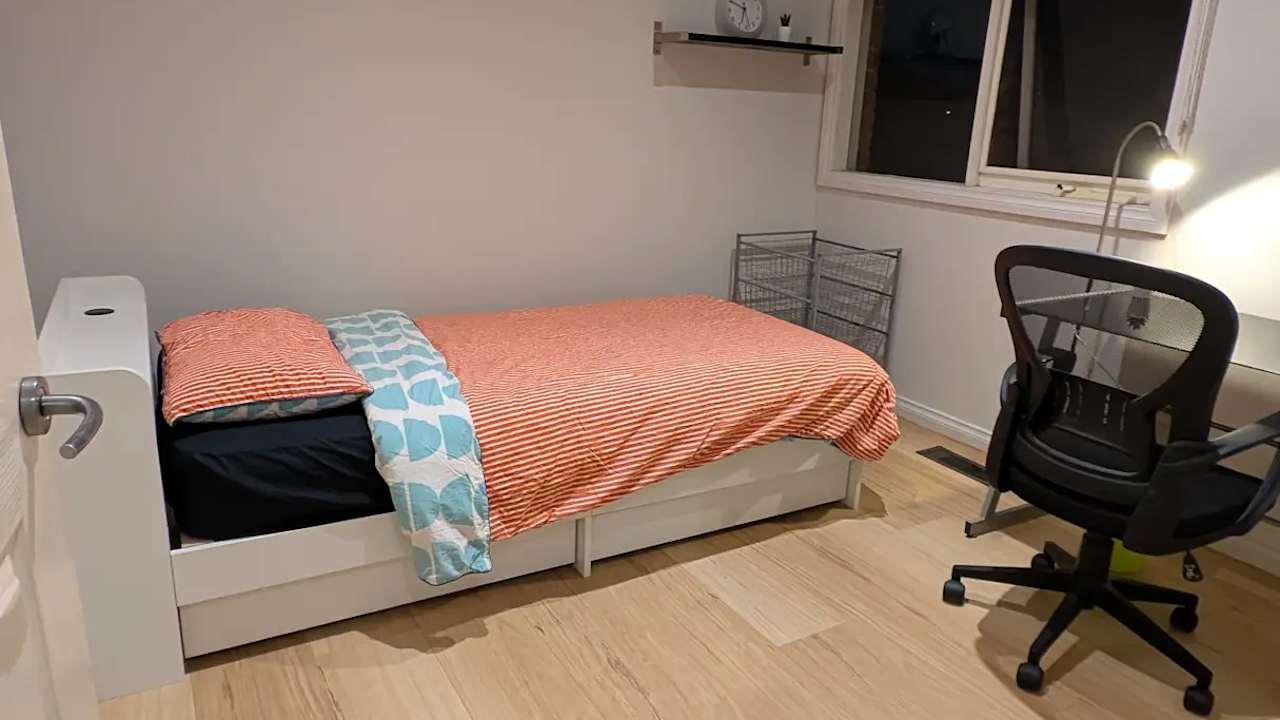 Furnished room in a share house