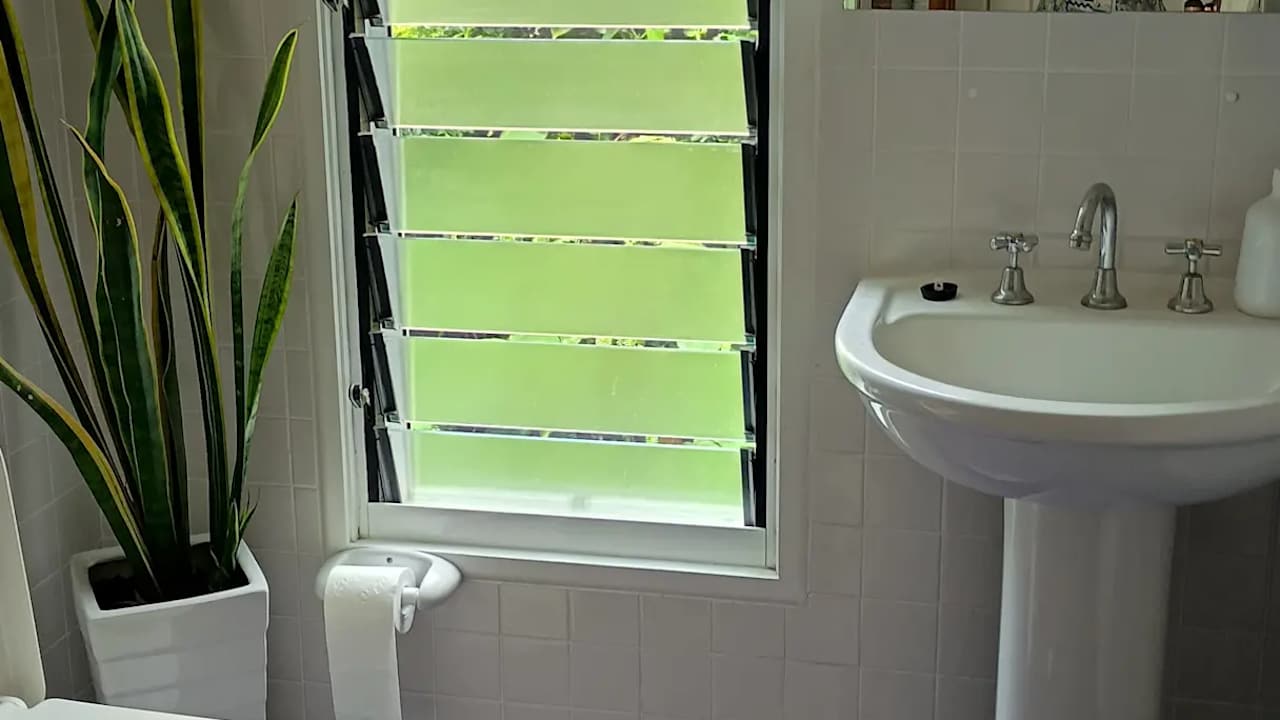 Furnished room with own bathroom