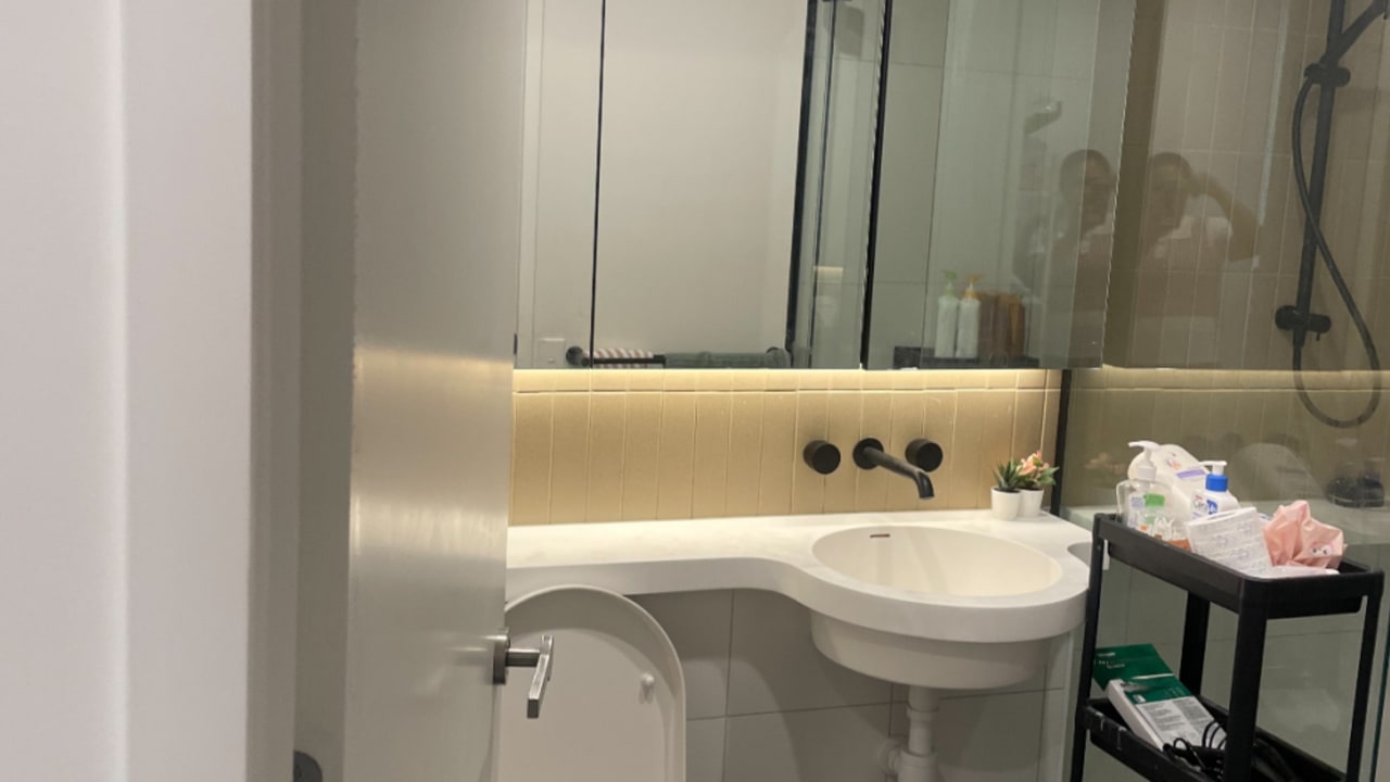 Furnished room in a flatshare