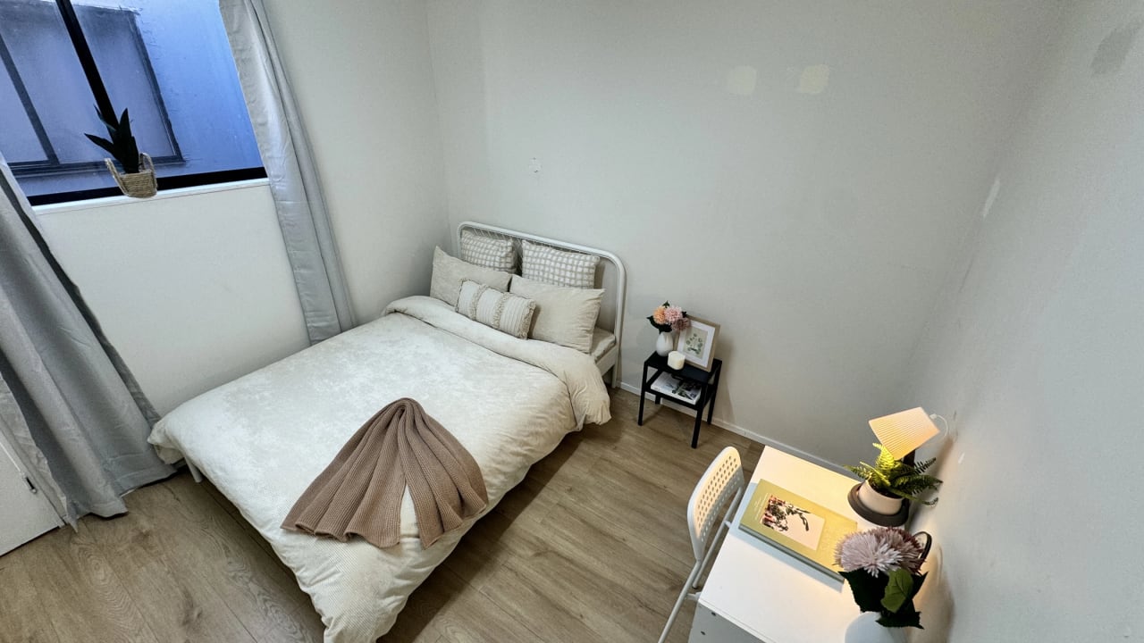 Furnished room in a share house