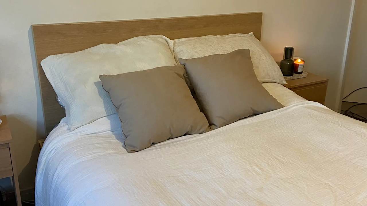 Furnished room with ensuite in a flatshare