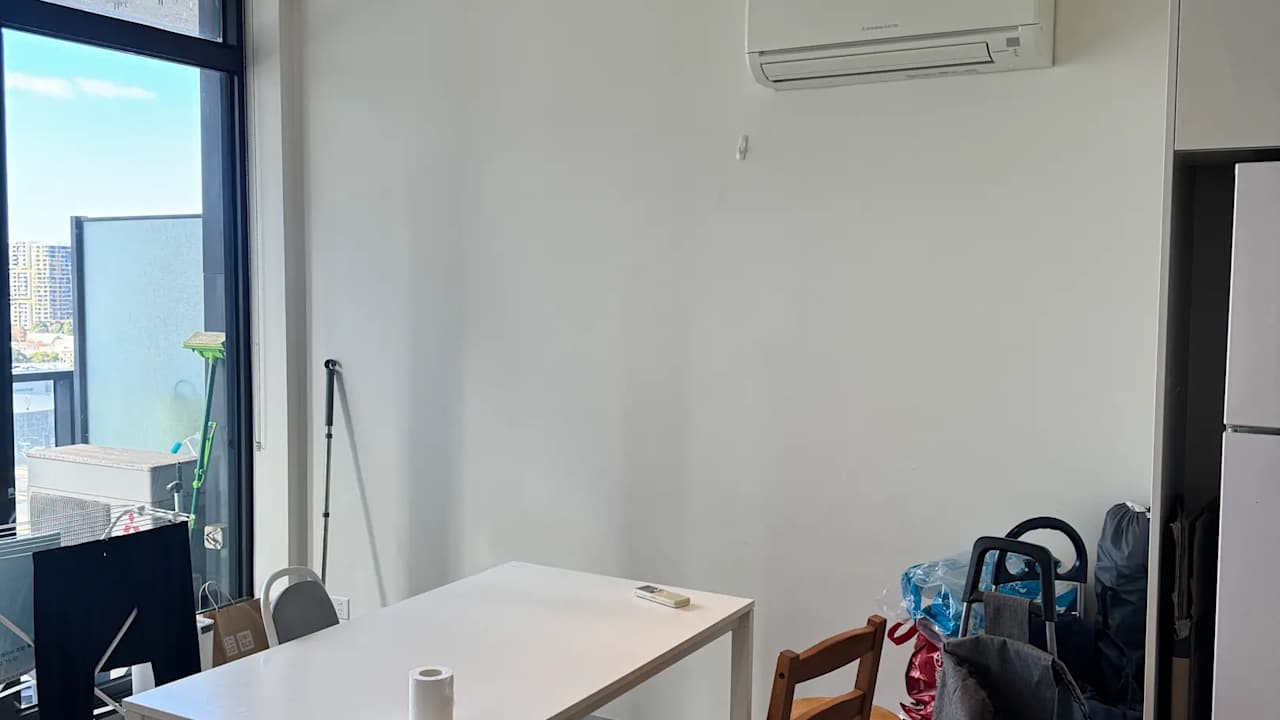 Furnished room in a flatshare